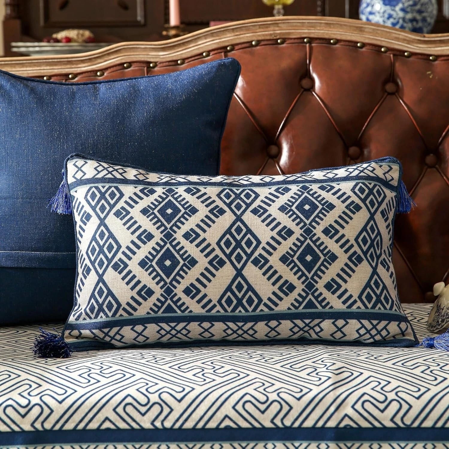 Porcelain Throw Pillow Covers Set of 2,Classic Chinoiserie Blue and White wit...